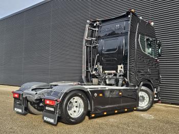 S520 V8 4x2 / FULL AIR / RETARDER / PARKING COOLER